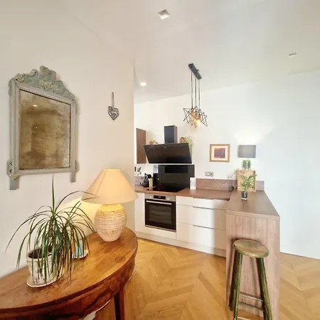 ✣ L'antre Versaillaise/f2 Chateau De ✣ *